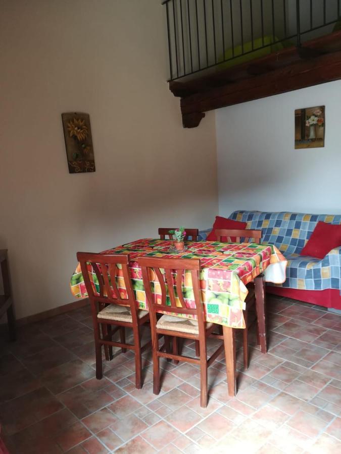 Agriturismo Le Cascine Кастель-ди-Тора Экстерьер фото